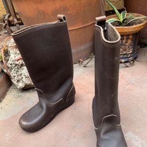 low heel clog boots